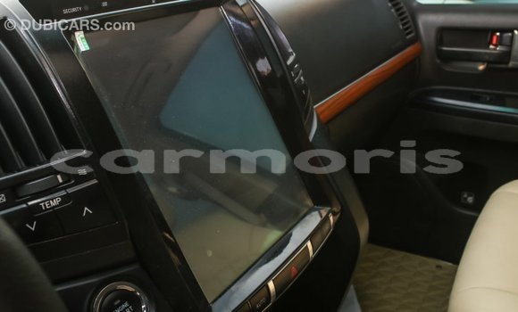 Acheter Import Voiture Toyota Land Cruiser Blanc à Import - Dubai, Îles Agalega Acheter Import Voiture Toyota Land Cruiser Blanc à Import - Dubai, Îles Agalega
