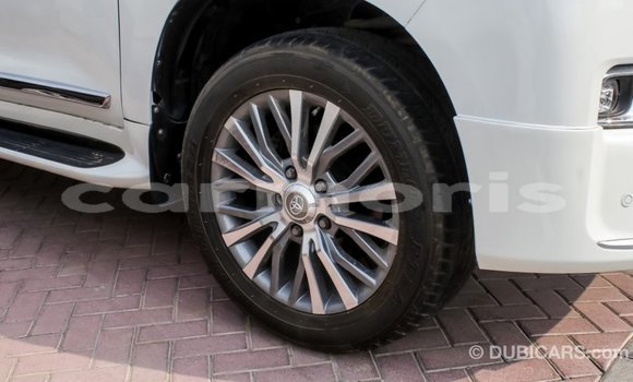 Acheter Import Voiture Toyota Land Cruiser Blanc à Import - Dubai, Îles Agalega Acheter Import Voiture Toyota Land Cruiser Blanc à Import - Dubai, Îles Agalega