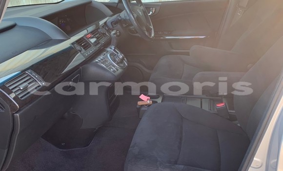 Buy Used Honda Elysion Silver Car in Port Louis in Port Louis District Buy Used Honda Elysion Silver Car in Port Louis in Port Louis District