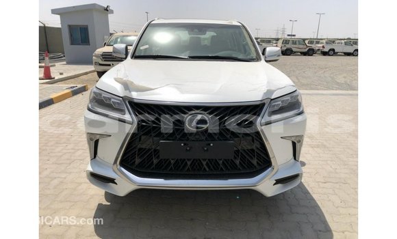 Acheter Import Voiture Lexus LX Blanc à Import - Dubai, Îles Agalega Acheter Import Voiture Lexus LX Blanc à Import - Dubai, Îles Agalega