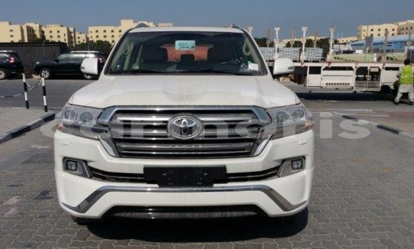 Buy Import Toyota Land Cruiser White Car in Import - Dubai in Agalega Islands Buy Import Toyota Land Cruiser White Car in Import - Dubai in Agalega Islands