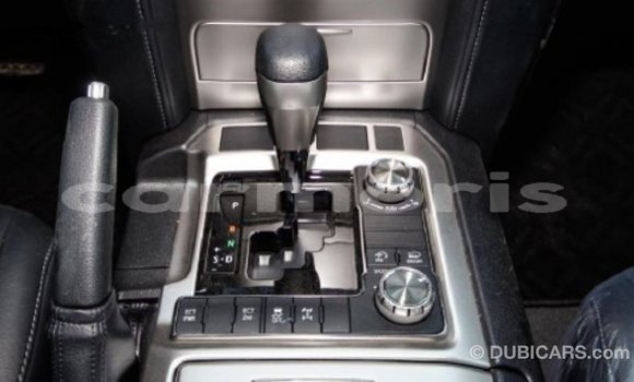 Buy Import Toyota Land Cruiser White Car in Import - Dubai in Agalega Islands Buy Import Toyota Land Cruiser White Car in Import - Dubai in Agalega Islands