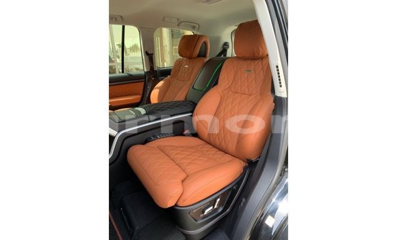 Acheter Import Voiture Toyota Land Cruiser Noir à Import - Dubai, Îles Agalega Acheter Import Voiture Toyota Land Cruiser Noir à Import - Dubai, Îles Agalega