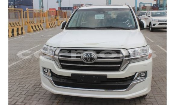 Acheter Import Voiture Toyota Land Cruiser Blanc à Import - Dubai, Îles Agalega Acheter Import Voiture Toyota Land Cruiser Blanc à Import - Dubai, Îles Agalega