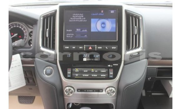 Acheter Import Voiture Toyota Land Cruiser Blanc à Import - Dubai, Îles Agalega Acheter Import Voiture Toyota Land Cruiser Blanc à Import - Dubai, Îles Agalega