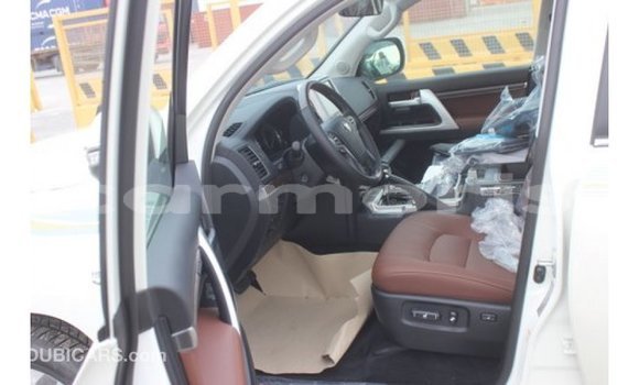 Acheter Import Voiture Toyota Land Cruiser Blanc à Import - Dubai, Îles Agalega Acheter Import Voiture Toyota Land Cruiser Blanc à Import - Dubai, Îles Agalega