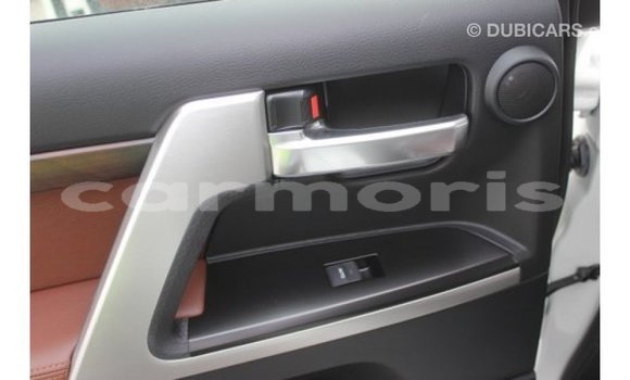 Acheter Import Voiture Toyota Land Cruiser Blanc à Import - Dubai, Îles Agalega Acheter Import Voiture Toyota Land Cruiser Blanc à Import - Dubai, Îles Agalega