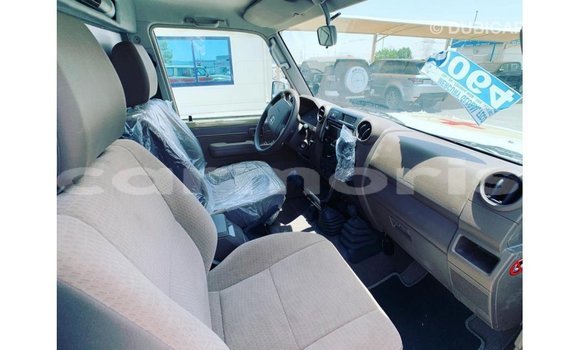 Buy Import Toyota Land Cruiser Beige Car in Import - Dubai in Agalega Islands Buy Import Toyota Land Cruiser Beige Car in Import - Dubai in Agalega Islands