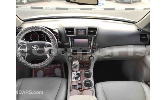 Buy Import Toyota Highlander Other Car in Import - Dubai in Agalega Islands Buy Import Toyota Highlander Other Car in Import - Dubai in Agalega Islands