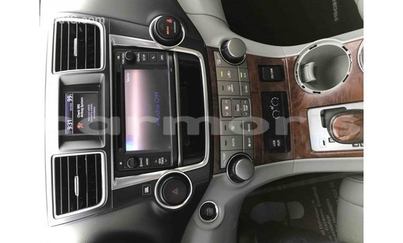 Buy Import Toyota Highlander Other Car in Import - Dubai in Agalega Islands Buy Import Toyota Highlander Other Car in Import - Dubai in Agalega Islands