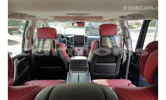 Acheter Import Voiture Toyota Land Cruiser Noir à Import - Dubai, Îles Agalega Acheter Import Voiture Toyota Land Cruiser Noir à Import - Dubai, Îles Agalega