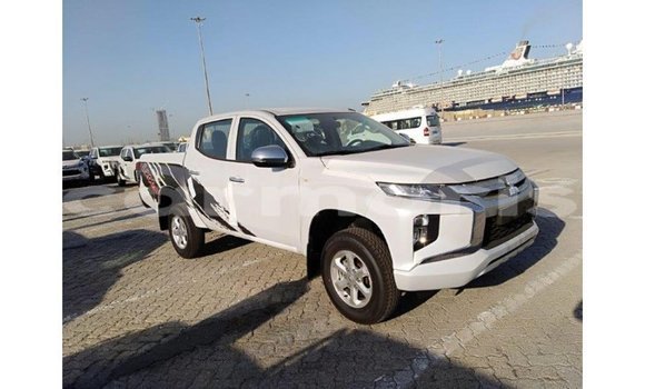 Acheter Import Voiture Mitsubishi L200 Blanc à Import - Dubai, Îles Agalega Acheter Import Voiture Mitsubishi L200 Blanc à Import - Dubai, Îles Agalega