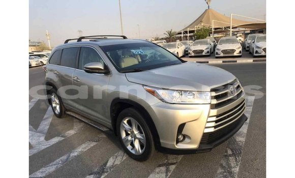 Buy Import Toyota Highlander Beige Car in Import - Dubai in Agalega Islands Buy Import Toyota Highlander Beige Car in Import - Dubai in Agalega Islands