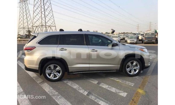 Buy Import Toyota Highlander Beige Car in Import - Dubai in Agalega Islands Buy Import Toyota Highlander Beige Car in Import - Dubai in Agalega Islands