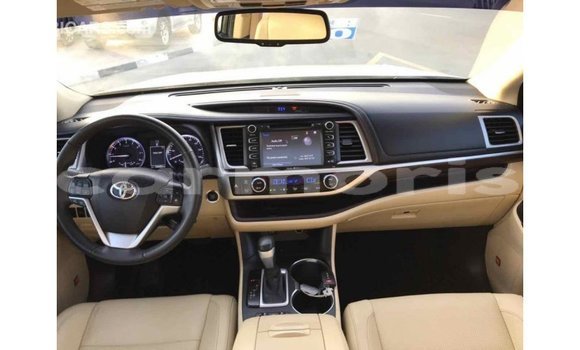 Buy Import Toyota Highlander Beige Car in Import - Dubai in Agalega Islands Buy Import Toyota Highlander Beige Car in Import - Dubai in Agalega Islands
