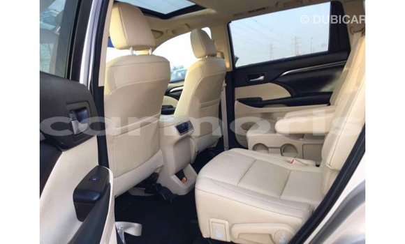 Buy Import Toyota Highlander Beige Car in Import - Dubai in Agalega Islands Buy Import Toyota Highlander Beige Car in Import - Dubai in Agalega Islands