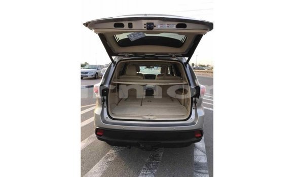 Buy Import Toyota Highlander Beige Car in Import - Dubai in Agalega Islands Buy Import Toyota Highlander Beige Car in Import - Dubai in Agalega Islands