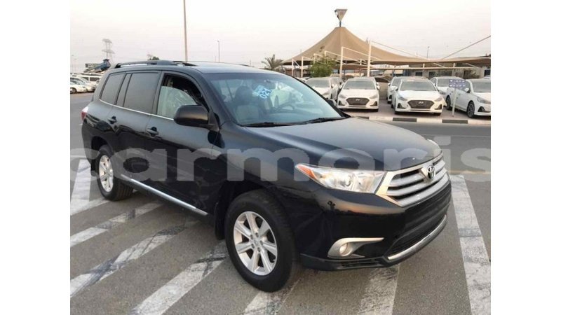 Big with watermark toyota highlander agalega islands import dubai 2274