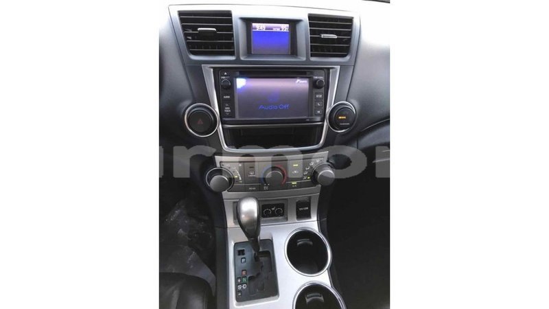 Big with watermark toyota highlander agalega islands import dubai 2274