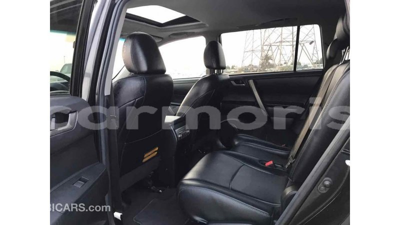 Big with watermark toyota highlander agalega islands import dubai 2274