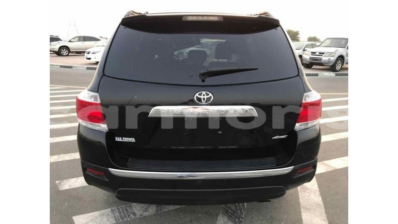 Big with watermark toyota highlander agalega islands import dubai 2274