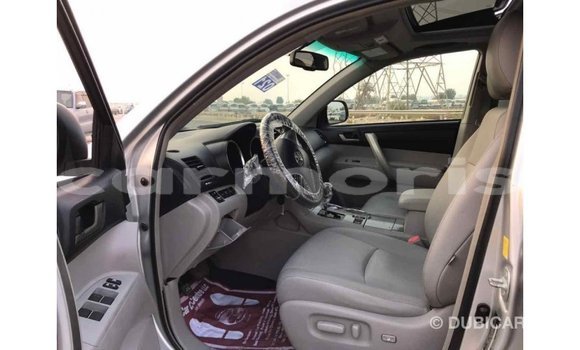 Buy Import Toyota Highlander Other Car in Import - Dubai in Agalega Islands Buy Import Toyota Highlander Other Car in Import - Dubai in Agalega Islands