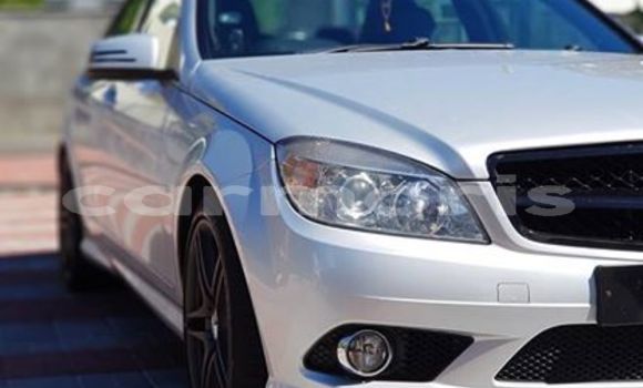 Buy Used Mercedes-Benz C–Class White Car in Quatre Bornes in Plaines Wilhems District