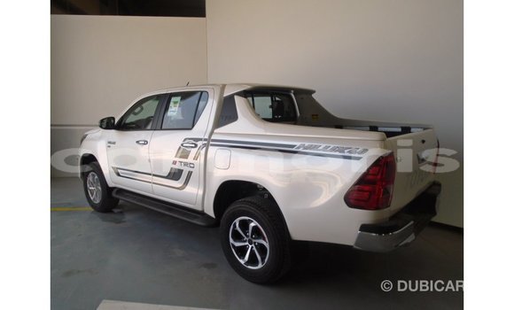 Buy Import Toyota Hilux White Car in Import - Dubai in Agalega Islands Buy Import Toyota Hilux White Car in Import - Dubai in Agalega Islands
