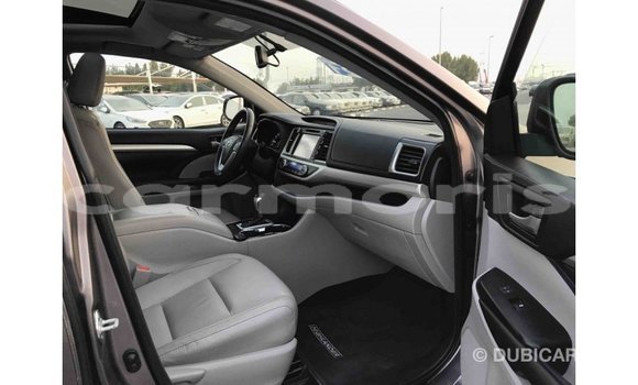 Buy Import Toyota Highlander Other Car in Import - Dubai in Agalega Islands Buy Import Toyota Highlander Other Car in Import - Dubai in Agalega Islands