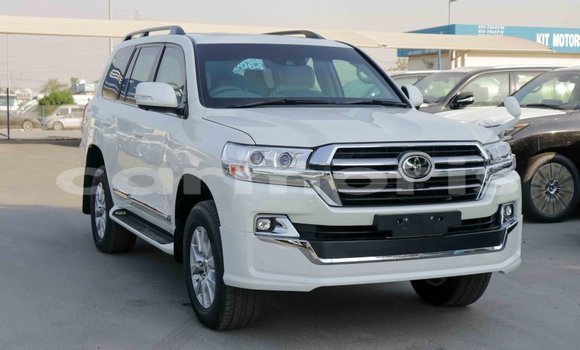 Acheter Import Voiture Toyota Land Cruiser Blanc à Import - Dubai, Îles Agalega Acheter Import Voiture Toyota Land Cruiser Blanc à Import - Dubai, Îles Agalega