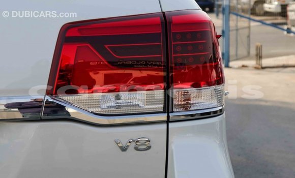 Acheter Import Voiture Toyota Land Cruiser Blanc à Import - Dubai, Îles Agalega Acheter Import Voiture Toyota Land Cruiser Blanc à Import - Dubai, Îles Agalega