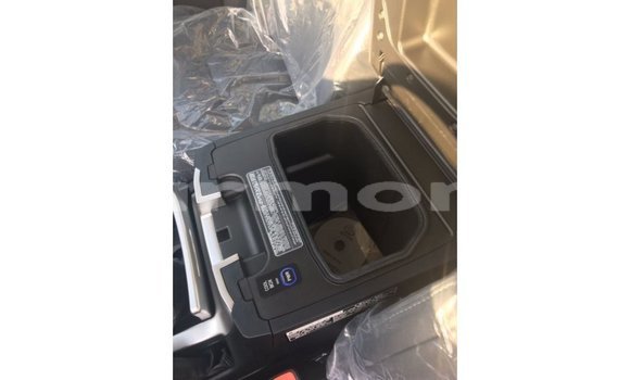 Acheter Import Voiture Toyota Land Cruiser Noir à Import - Dubai, Îles Agalega Acheter Import Voiture Toyota Land Cruiser Noir à Import - Dubai, Îles Agalega