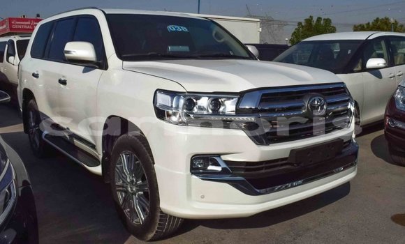 Buy Import Toyota Land Cruiser White Car in Import - Dubai in Agalega Islands Buy Import Toyota Land Cruiser White Car in Import - Dubai in Agalega Islands