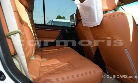 Buy Import Toyota Land Cruiser White Car in Import - Dubai in Agalega Islands Buy Import Toyota Land Cruiser White Car in Import - Dubai in Agalega Islands