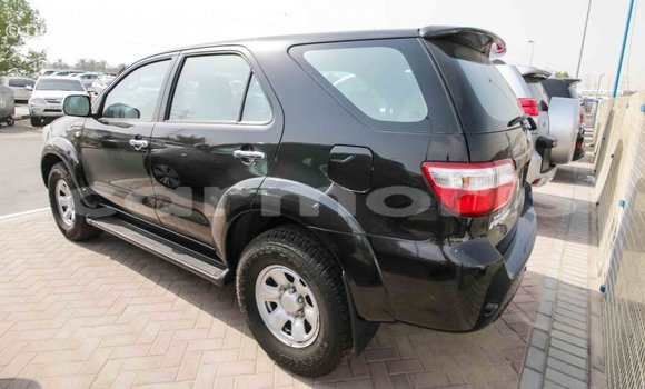 Acheter Import Voiture Toyota Fortuner Noir à Import - Dubai, Îles Agalega Acheter Import Voiture Toyota Fortuner Noir à Import - Dubai, Îles Agalega