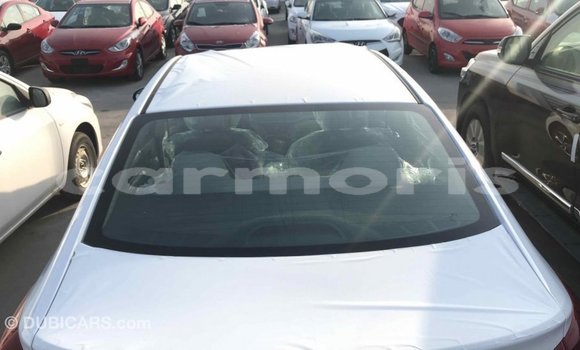 Buy Import Hyundai Elantra White Car in Import - Dubai in Agalega Islands Buy Import Hyundai Elantra White Car in Import - Dubai in Agalega Islands