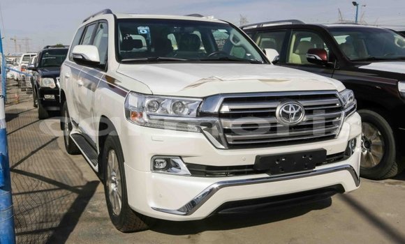 Buy Import Toyota Land Cruiser White Car in Import - Dubai in Agalega Islands Buy Import Toyota Land Cruiser White Car in Import - Dubai in Agalega Islands
