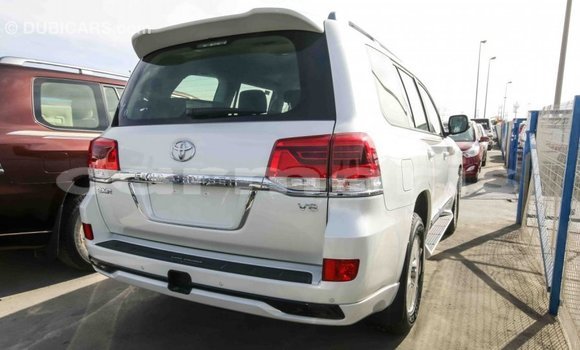 Buy Import Toyota Land Cruiser White Car in Import - Dubai in Agalega Islands Buy Import Toyota Land Cruiser White Car in Import - Dubai in Agalega Islands