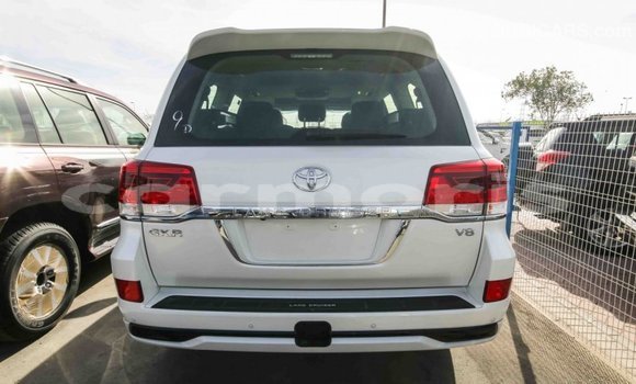 Buy Import Toyota Land Cruiser White Car in Import - Dubai in Agalega Islands Buy Import Toyota Land Cruiser White Car in Import - Dubai in Agalega Islands