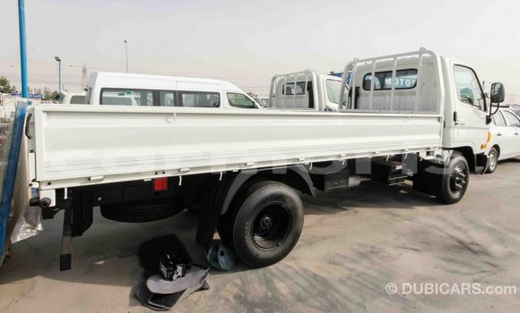 Buy Import Hyundai Accent White Car in Import - Dubai in Agalega Islands Buy Import Hyundai Accent White Car in Import - Dubai in Agalega Islands