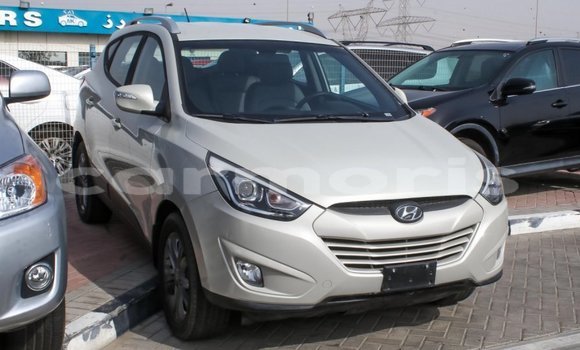 Buy Import Hyundai Tucson Beige Car in Import - Dubai in Agalega Islands Buy Import Hyundai Tucson Beige Car in Import - Dubai in Agalega Islands