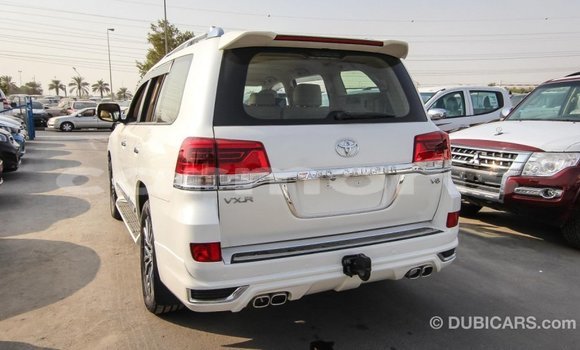 Acheter Import Voiture Toyota Land Cruiser Blanc à Import - Dubai, Îles Agalega Acheter Import Voiture Toyota Land Cruiser Blanc à Import - Dubai, Îles Agalega