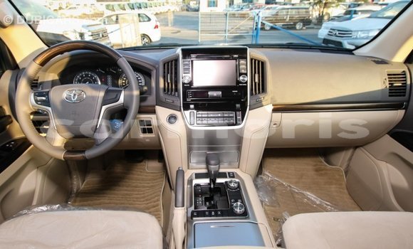 Buy Import Toyota Land Cruiser White Car in Import - Dubai in Agalega Islands Buy Import Toyota Land Cruiser White Car in Import - Dubai in Agalega Islands