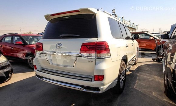 Buy Import Toyota Land Cruiser White Car in Import - Dubai in Agalega Islands Buy Import Toyota Land Cruiser White Car in Import - Dubai in Agalega Islands