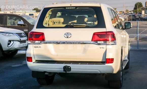 Buy Import Toyota Land Cruiser White Car in Import - Dubai in Agalega Islands Buy Import Toyota Land Cruiser White Car in Import - Dubai in Agalega Islands