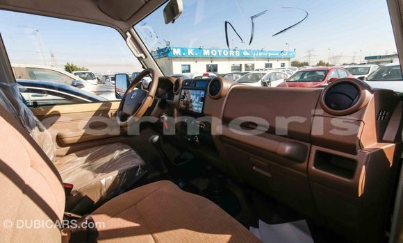 Buy Import Toyota Land Cruiser Beige Car in Import - Dubai in Agalega Islands Buy Import Toyota Land Cruiser Beige Car in Import - Dubai in Agalega Islands