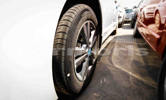 Buy Import Hyundai Elantra White Car in Import - Dubai in Agalega Islands Buy Import Hyundai Elantra White Car in Import - Dubai in Agalega Islands