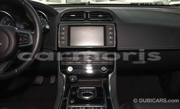 Acheter Import Voiture Jaguar XE Rouge à Import - Dubai, Îles Agalega Acheter Import Voiture Jaguar XE Rouge à Import - Dubai, Îles Agalega