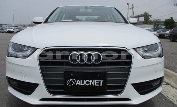 Buy Used Audi A4 White Car in Baie du Cap in Savanne District Buy Used Audi A4 White Car in Baie du Cap in Savanne District