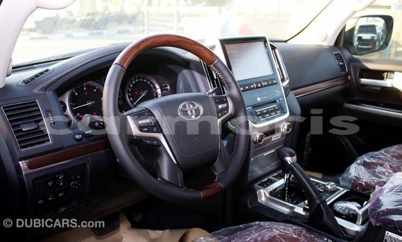 Acheter Import Voiture Toyota Land Cruiser Noir à Import - Dubai, Îles Agalega Acheter Import Voiture Toyota Land Cruiser Noir à Import - Dubai, Îles Agalega